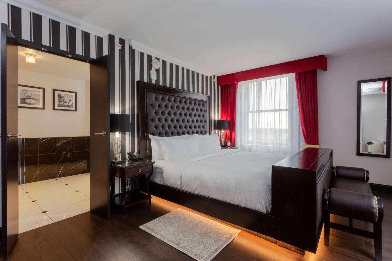 Hotel Retlaw, Trademark Collection By Wyndham Fond du Lac Bagian luar foto