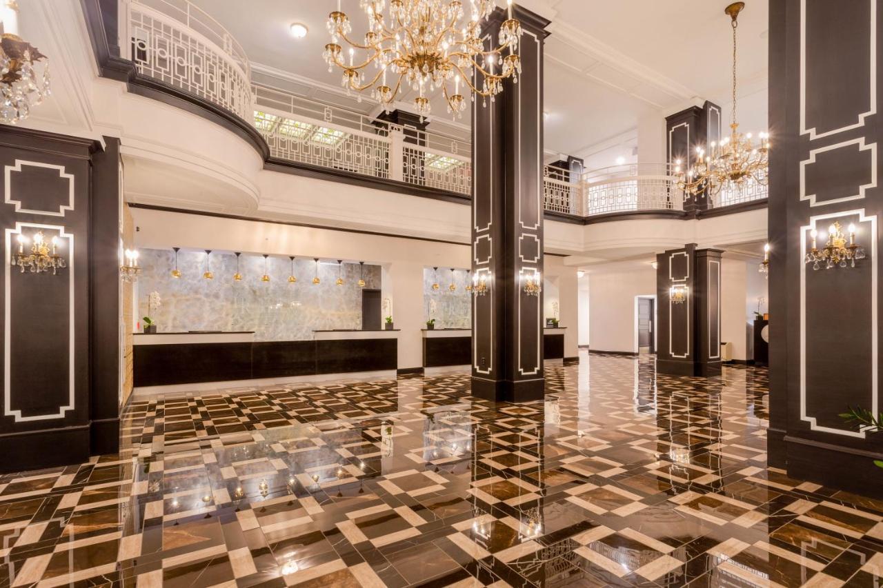 Hotel Retlaw, Trademark Collection By Wyndham Fond du Lac Bagian luar foto
